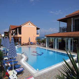 Makis Studios And Apartments โรดา ภายนอก รูปภาพ